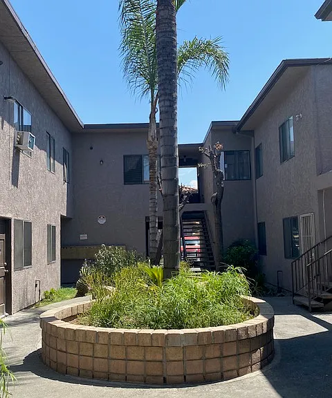 1515 N Sierra Way #13 — Photo 3
