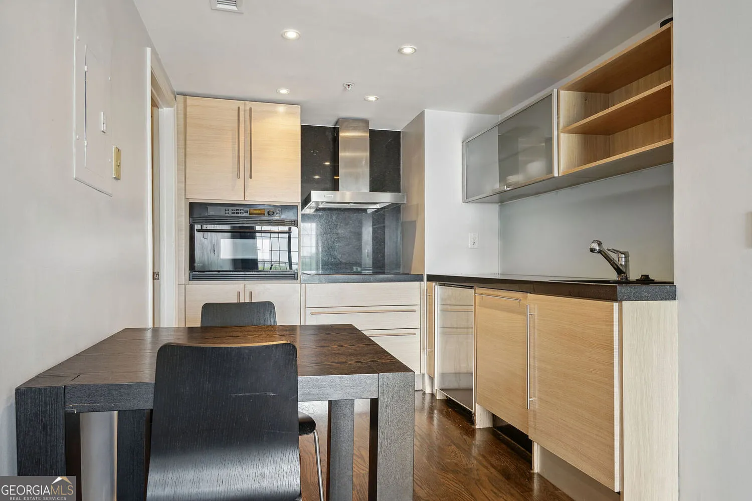 Studio, 1.0 bath, 533 sqft, $1,650 — Photo 2