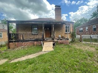 214 Newell Dr, Saint Louis, MO 63135