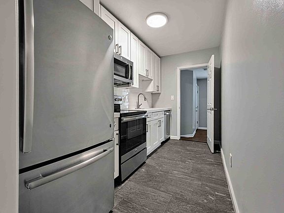 4th image of 257 Newcomb St SE #2
