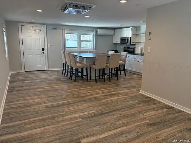 424 Bayville Ave #BUNGALOW — Photo 3