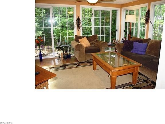 3rd image of 1300 Laurel Dr
