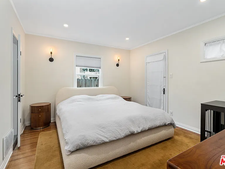 8472 Oakwood Ave — Photo 13
