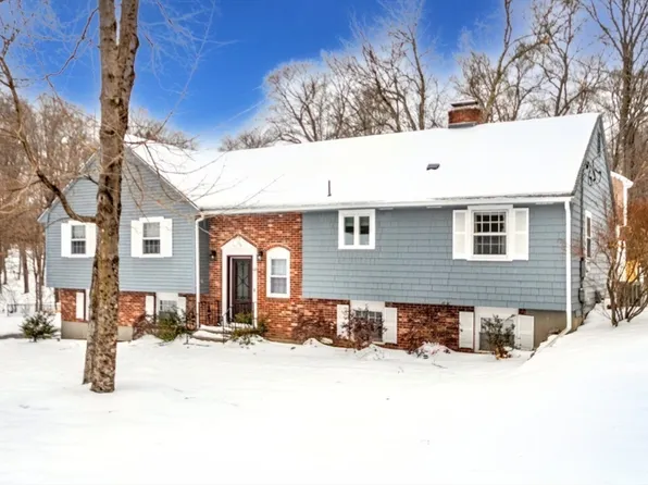 56 Blackberry Ln, Framingham, MA 01701