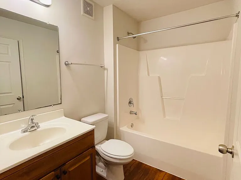 1439 Taylor Grove Ln #1 — Photo 9