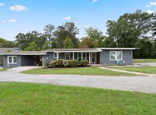 517 Academy St, Laurens, SC 29360