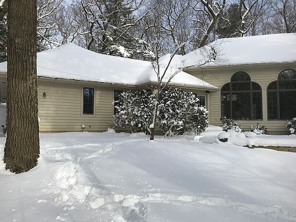 4th image of 1568 Winterwood Dr NE