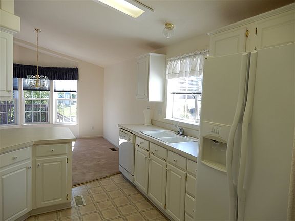 4th image of 20 Rollingwood Dr Space 208