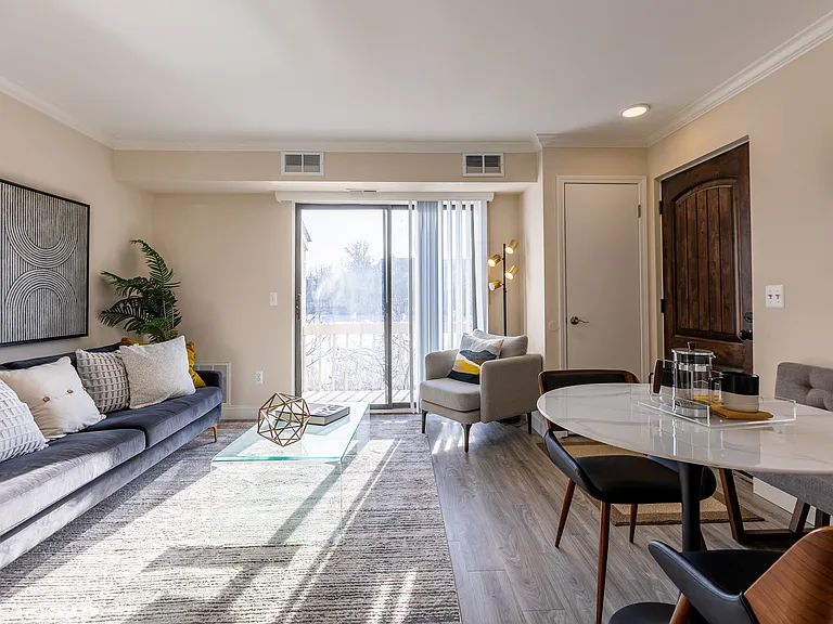 River Oaks West Apartments — Photo 6