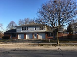 1320 Indiana St, Saint Charles, IL 60174