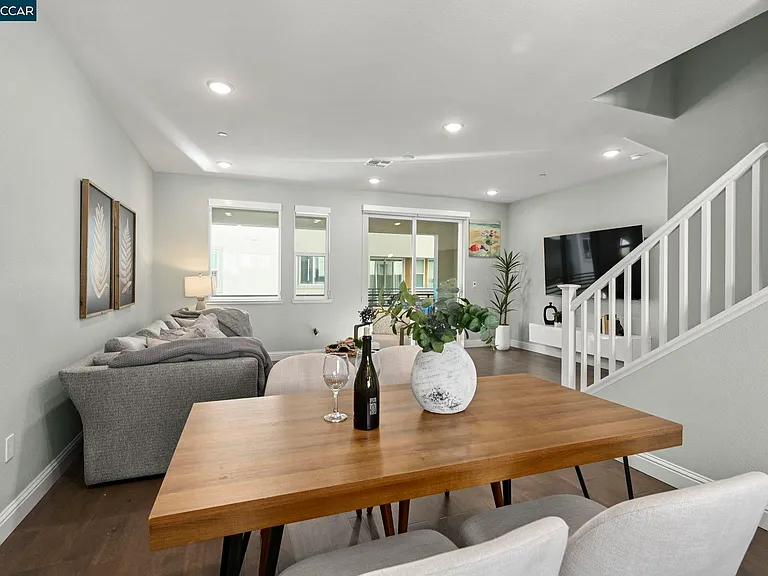 3923 Meridian St — Photo 17