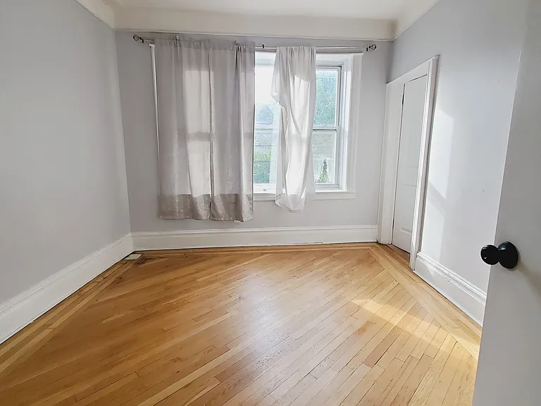 104 Baldwin Ave #2L — Photo 4