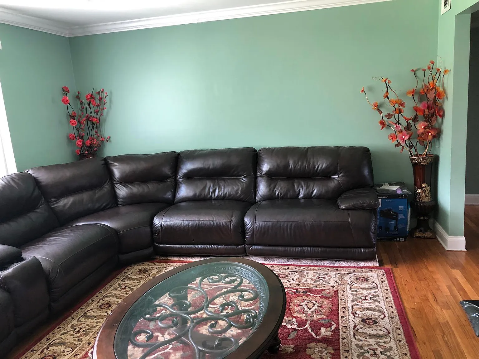 2 bed, 1100 sqft, $2,400 — Photo 2