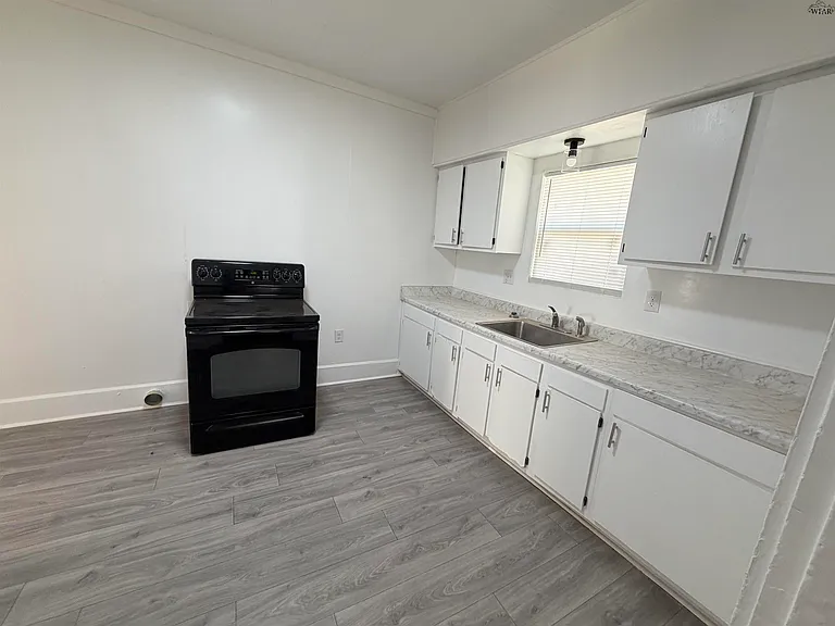 2115 Avenue F — Photo 9