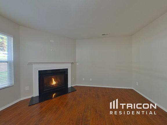3rd image of 919 Sweetgum St