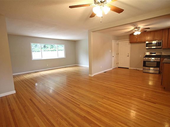 3rd image of 8801 Chisholm Ct