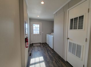 230 Kelly Ct #490, Highland, MI 48357