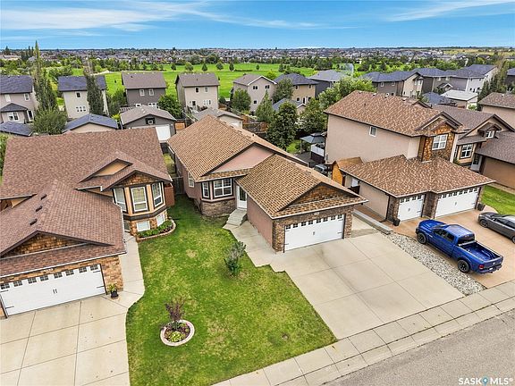 2nd image of 139 Brainerd Crescent