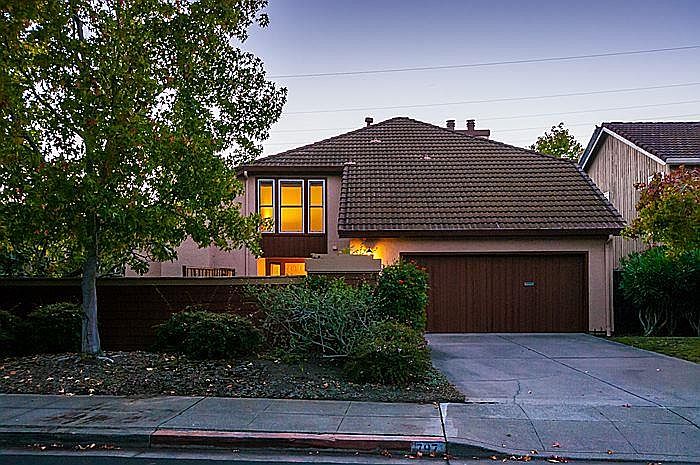 1st image of 797 Pitcairn Dr