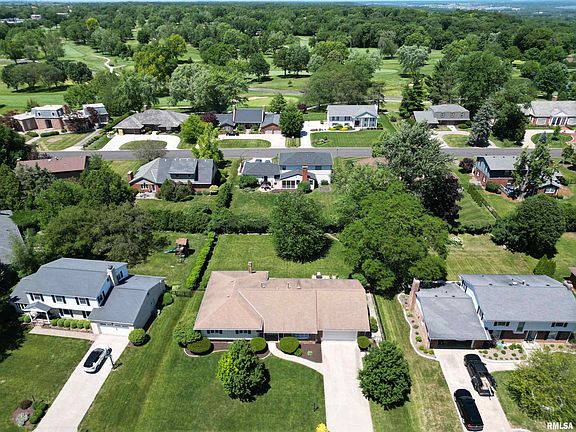 3rd image of 307 W Coventry Ln