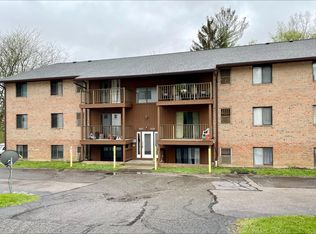 620 Treeside Dr, Akron, OH 44313