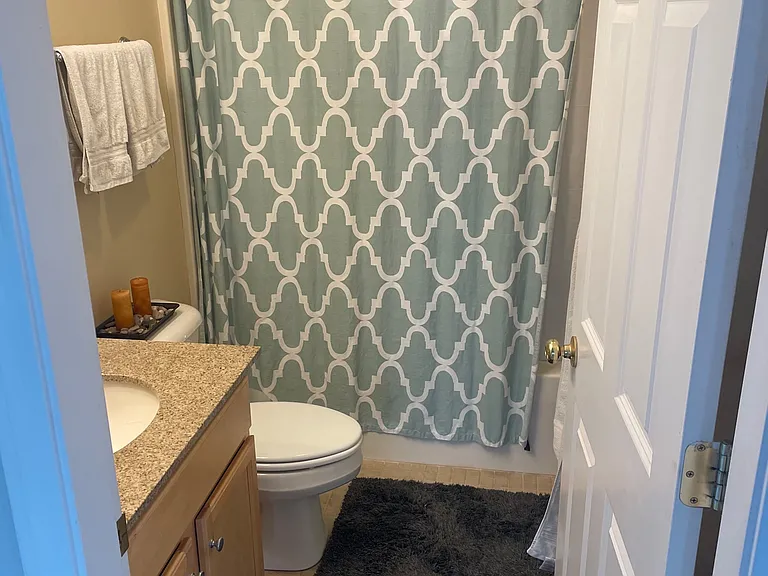673 E Broadway #7 — Photo 7
