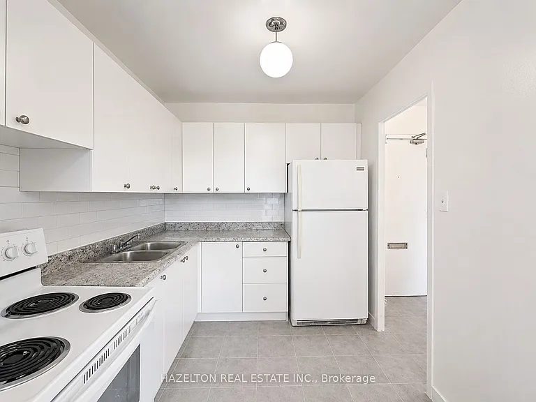 1665 Bloor St E #707 — Photo 4