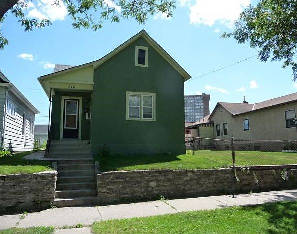 Stucco exterior, move in condition.