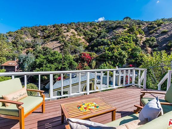 3rd image of 1523 N Beverly Glen Blvd