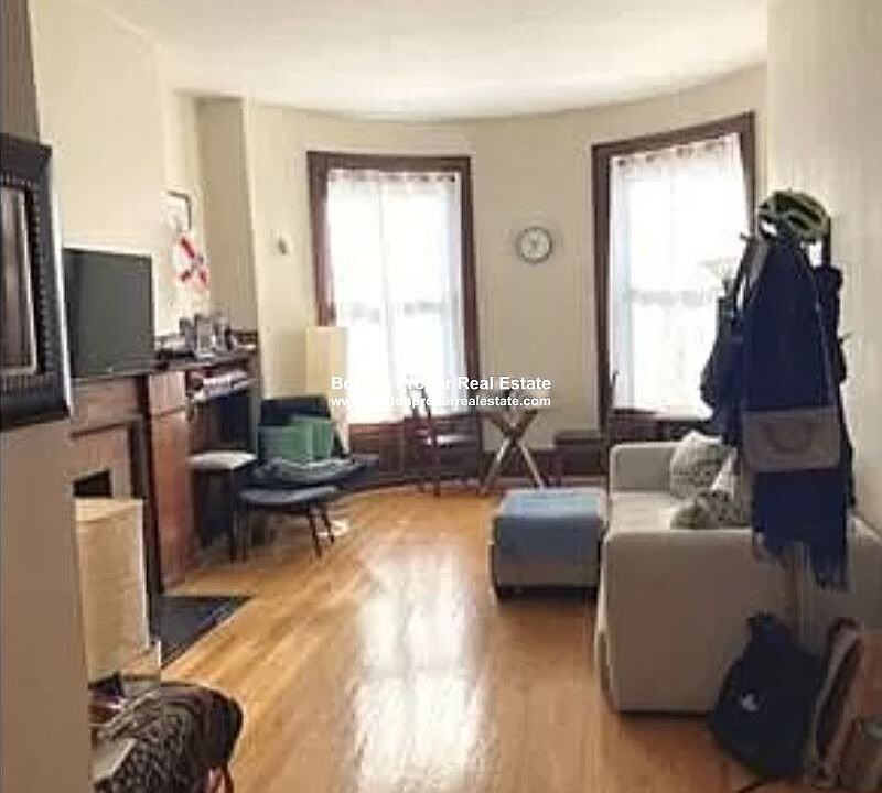 470 Beacon St. #5 Boston - Back Bay Unit Photo 2