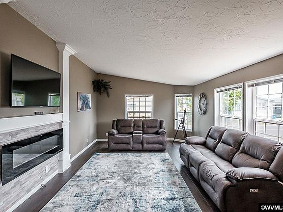 5th image of 137 Carmel Dr #35