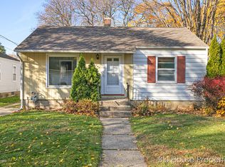 747 Powers Ave NW, Grand Rapids, MI 49504