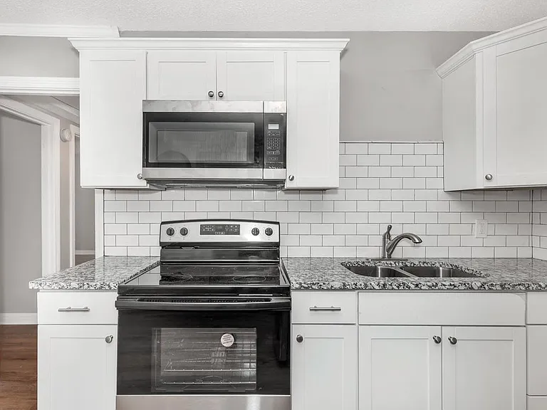 914 Linwood Dr NW — Photo 16