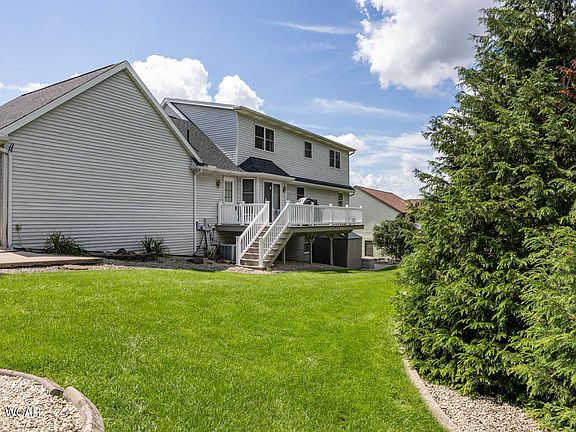 4th image of 1309 Firethorn Dr
