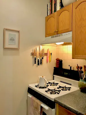 Rented by Jonathan Wachtel, LREB | media 30