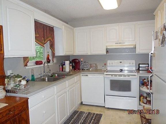 3rd image of 2600 S Kanawha St