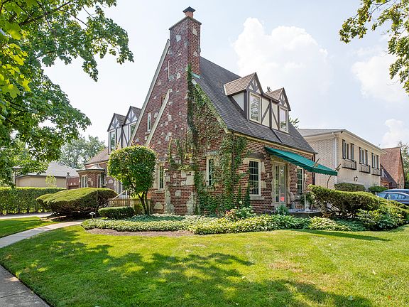 2nd image of 6656 N Sauganash Ave