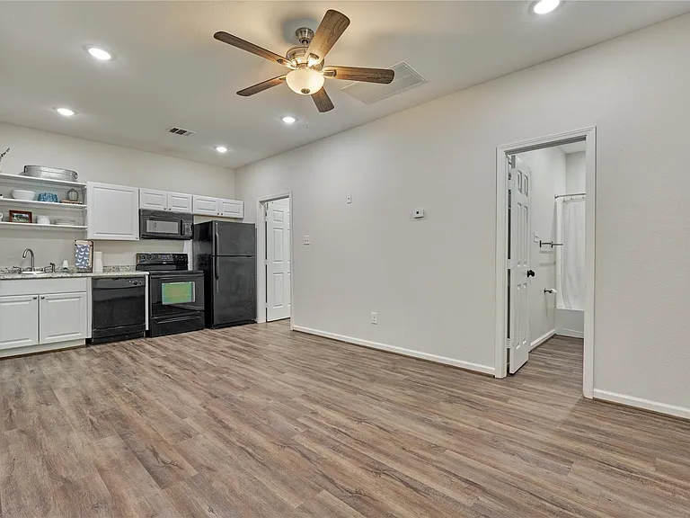 18147 Firepine Ln — Photo 8