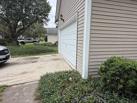 5th image of 1968 Oak Tree Ln