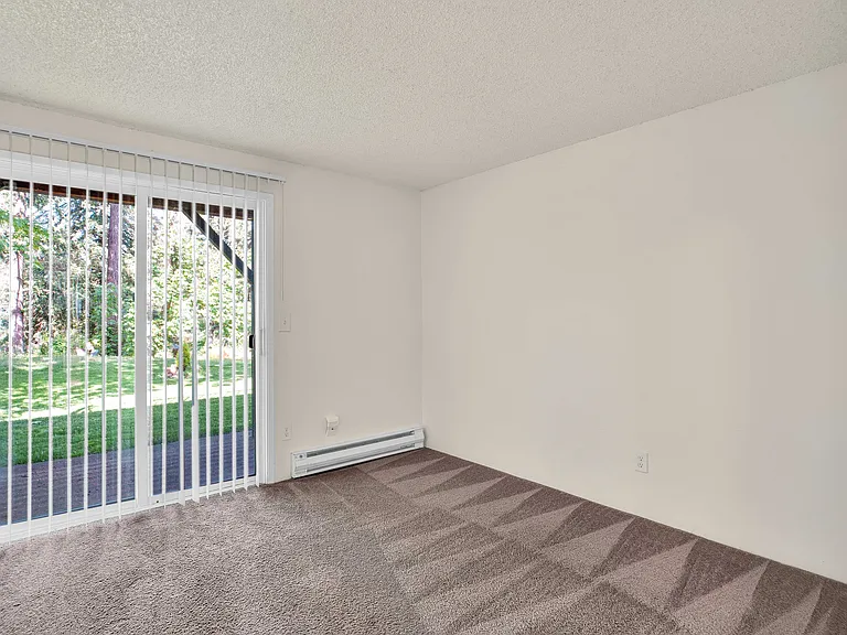 Riverview Apartments — Photo 58