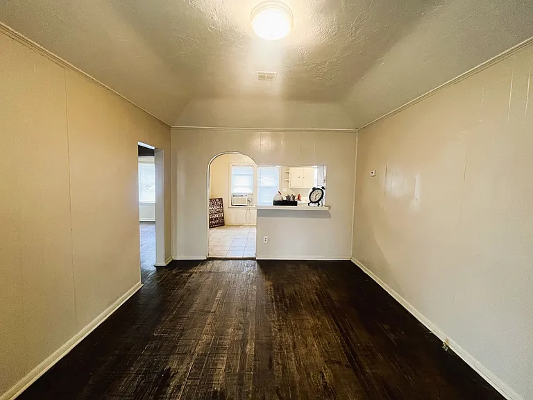 1033 SW 63rd St — Photo 8