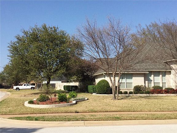 2nd image of 3609 Gardenia Dr