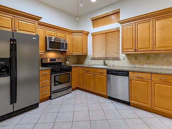 4th image of 10613 Grand Cypress Ave