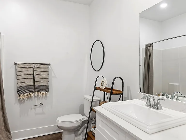 Atlantic Breeze Apartments — Photo 15
