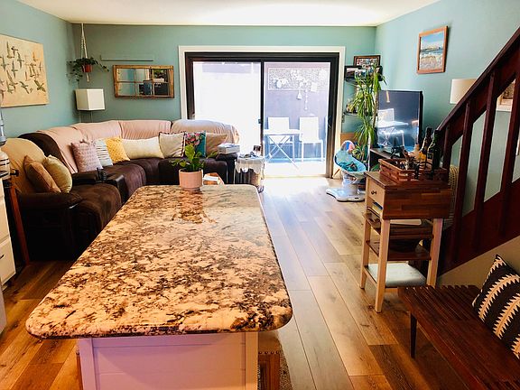 2nd image of 3982 Voltaire St