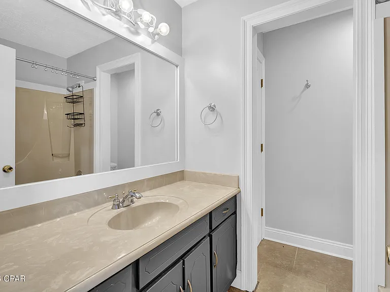 1365 Capri Dr — Photo 37