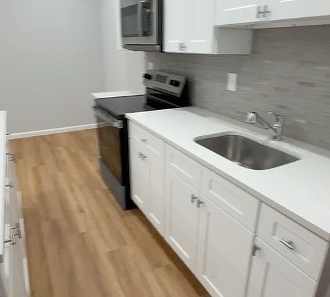 2nd image of 8 Lake St #201
