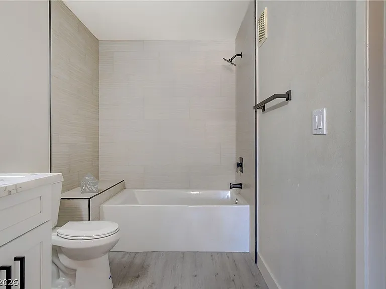 950 Seven Hills Dr #1422 — Photo 32
