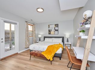 422 W Blackhawk St, Chicago, IL 60610