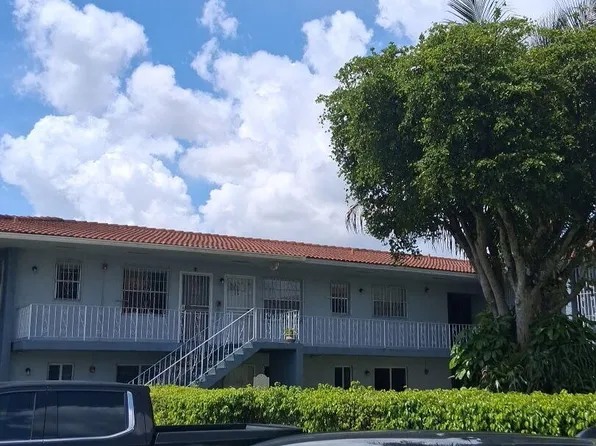4050 NW 135th Street #15-9, Opa Locka, FL 33054